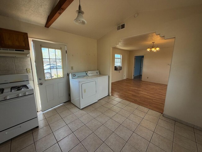 Building Photo - 313 McKnight Ave NE