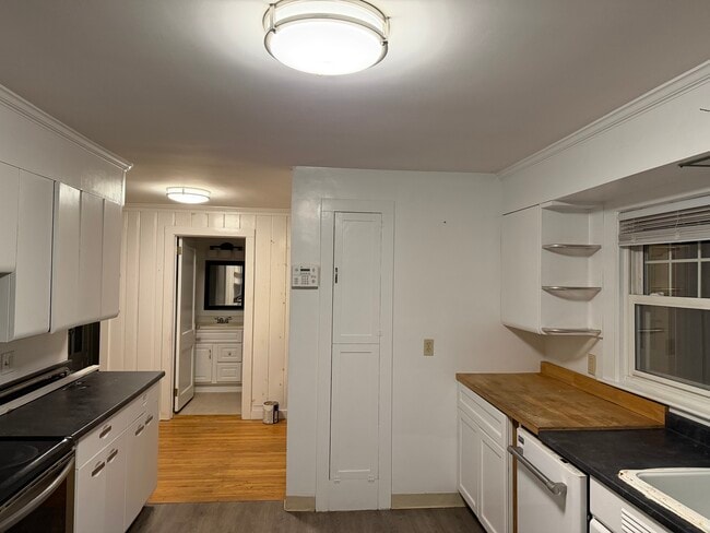 Kitchen - 555 Main St