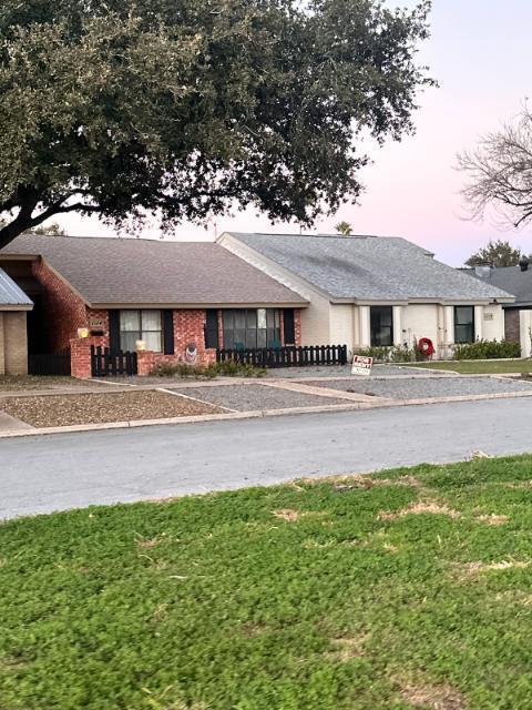 front view - 1114 Bluebird Ave