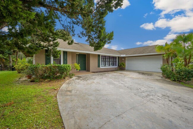 Building Photo - 1339 SE Coral Reef St