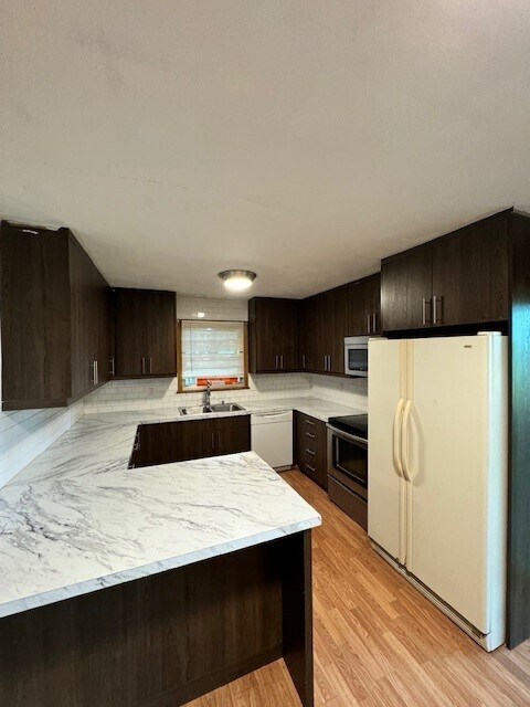 Building Photo - 3829 W Tyvola Rd