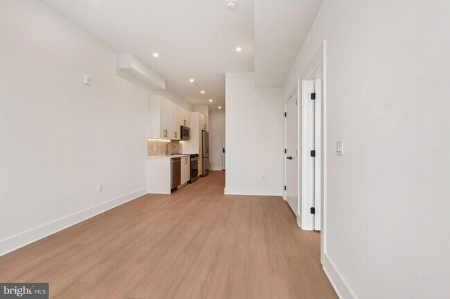 Foto del edificio - 30 W Allens Ln