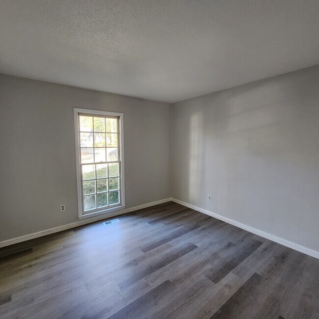 Foto del edificio - 5712 Finsbury Ct