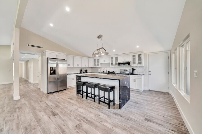 Building Photo - 5852 McDonie Ave