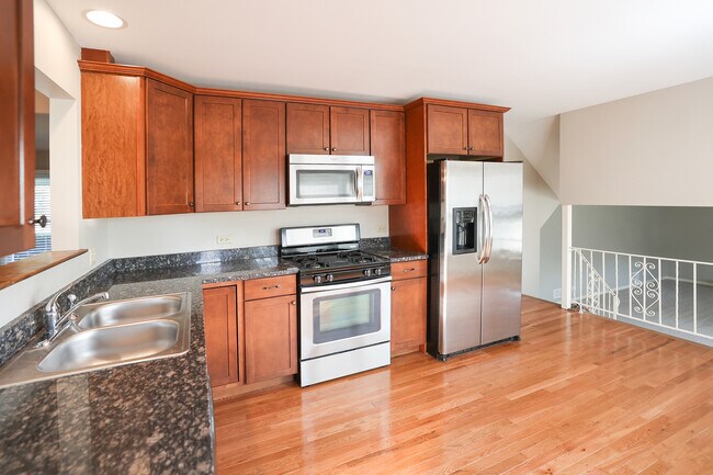 Foto del edificio - 1329 Stonegate Rd