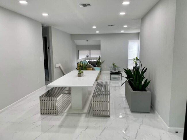 Foto del edificio - 16 Sherbury Ct