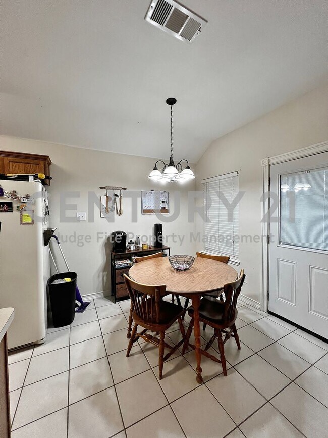 Foto del edificio - Beautiful 3/2/2 For Rent in Waxahachie!