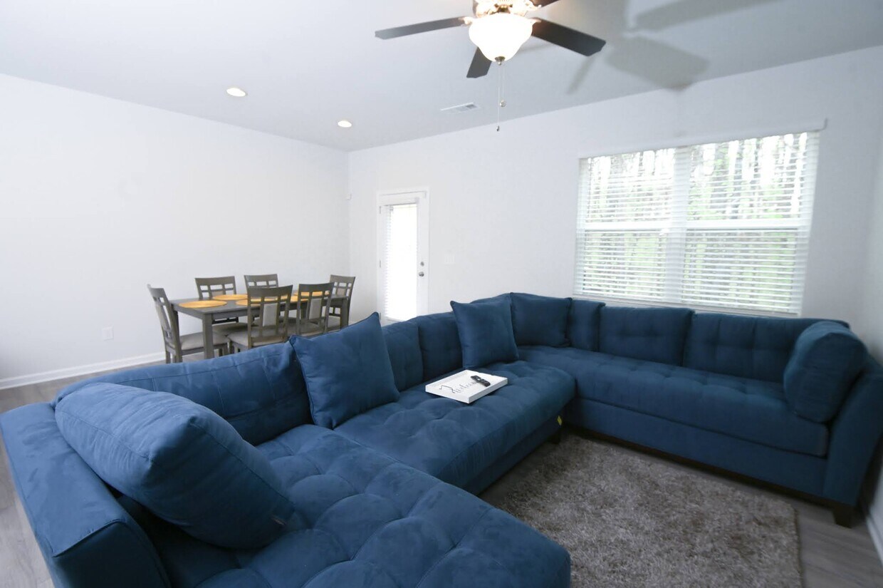 Foto principal - 2924 Ridgeview Dr SW