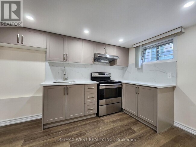 Building Photo - 105 Crocus Dr