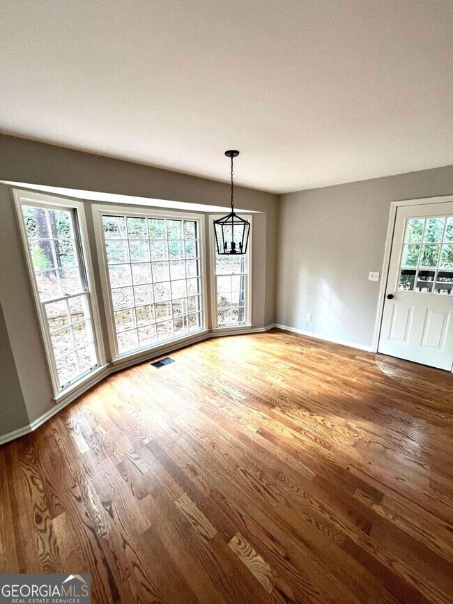 Foto del edificio - 4677 Mountain Creek Dr