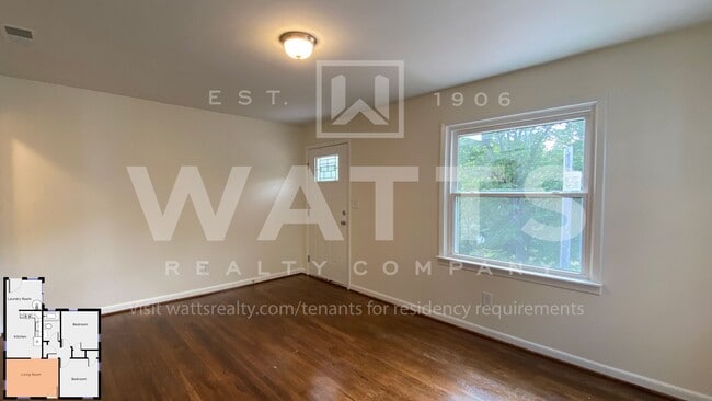 Building Photo - 2 Bedroom Cottage in Crestwood Noth