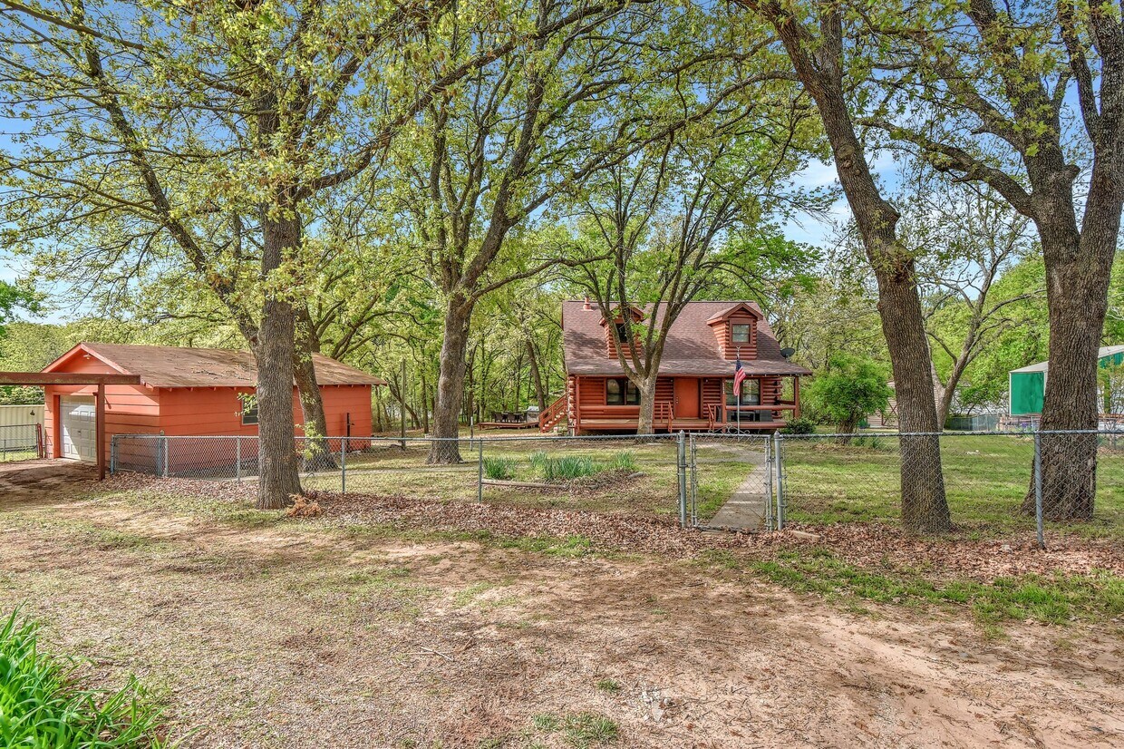 111 Rocky Creek Dr, Pottsboro, TX 75076 House for Rent in Pottsboro