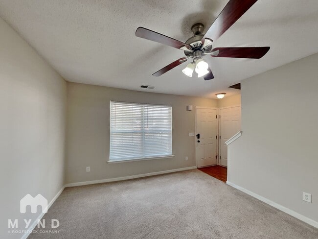 Building Photo - 227 London Dr