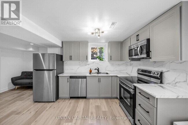 Photo du bâtiment - 274 Harrowsmith Dr