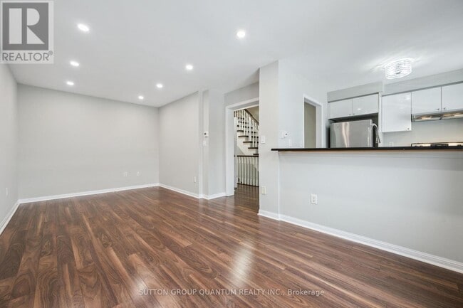 Photo du bâtiment - 3061 Dewridge Ave