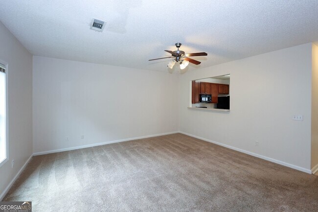 Foto del edificio - 7705 Commerce Ct