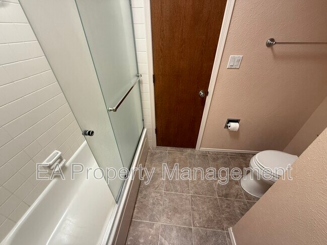 Foto del edificio - 2816 Enebro St NE