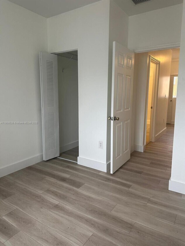 Foto del edificio - 928 SW 3rd St