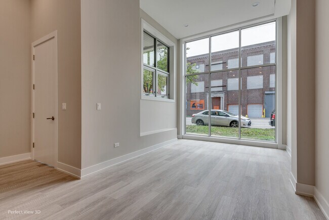 Building Photo - 2740 W Chicago Ave
