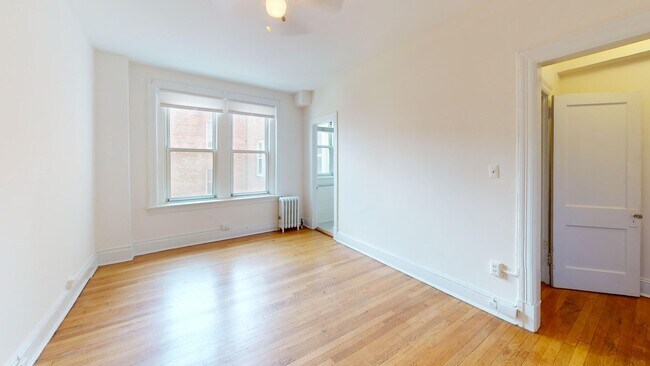 Foto del edificio - Kalorama Studio Apartment W/Roof Top