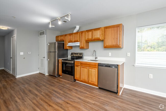 1BR, 1BA - 480SF - Kitchen - Metro Village Apartments