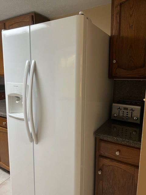 Ice Maker - 406 Allen Ave
