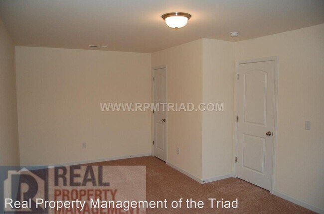 Building Photo - 4 br, 2.5 bath House - 6 Grace Chapel Ct