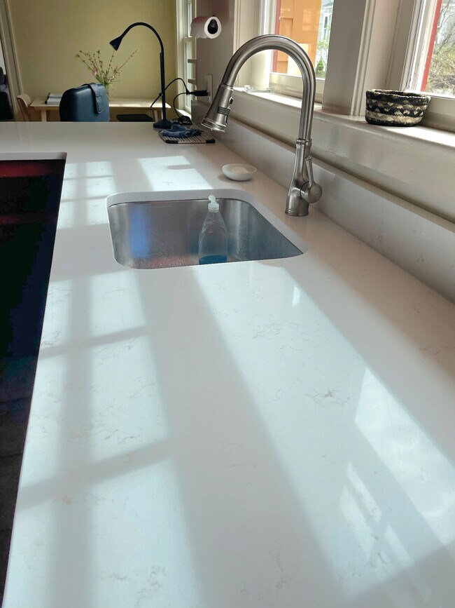 NEW Quartz Counters just installed - 16 Arlington St