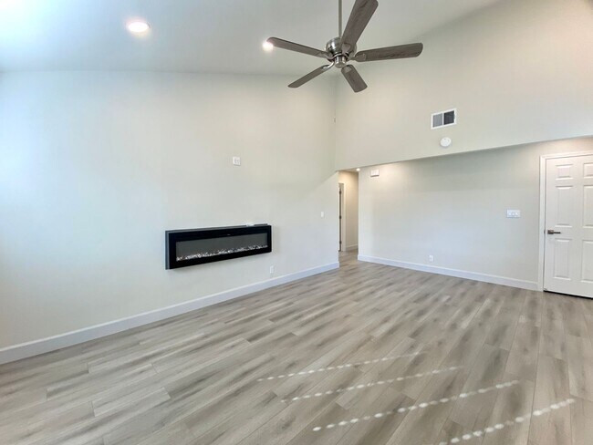 Building Photo - Beautifully Remodeled 3-Bedroom Home for Rent! - Northgate Neighborhood of Fremont!