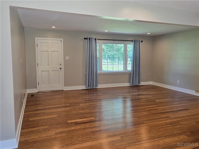 Foto del edificio - 4511 Otterdale Rd