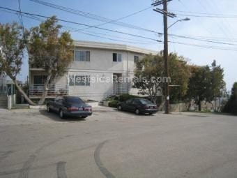 Building Photo - 750 W Hamilton Ave
