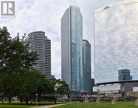 Building Photo - 10 York St