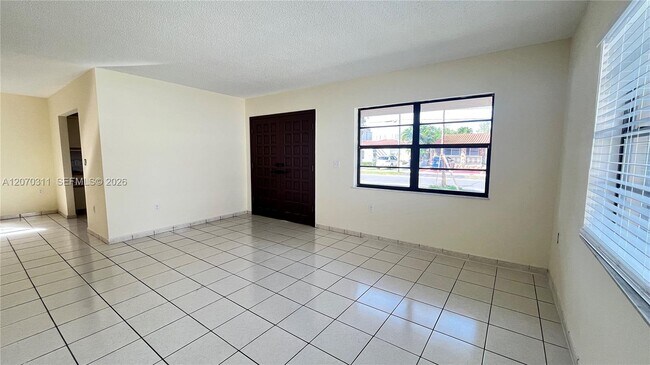 Foto del edificio - 2820 SW 25th St