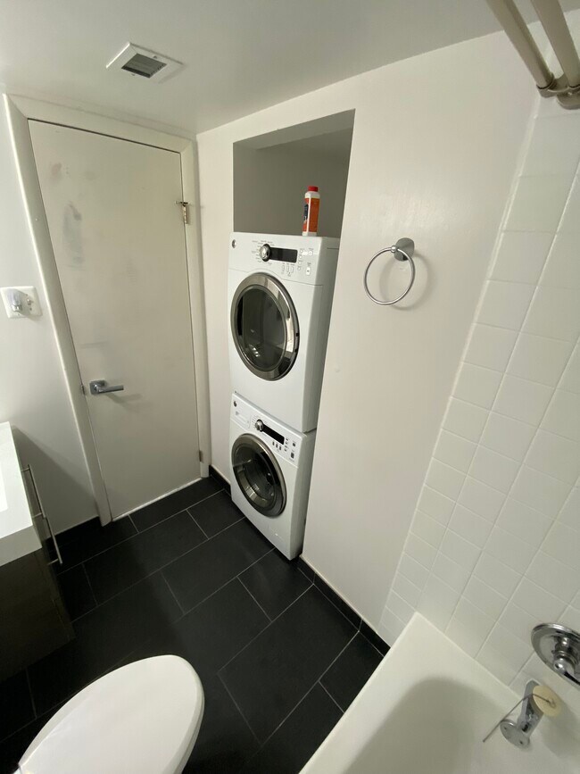 Washer/Dryer - 3110 Wisconsin Ave NW