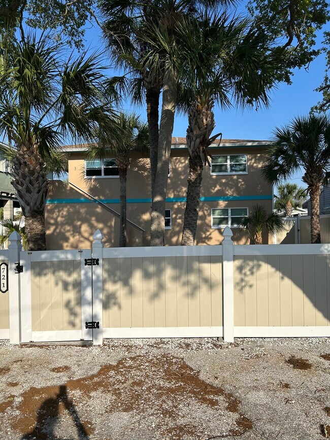 Foto del edificio - 721 1st St