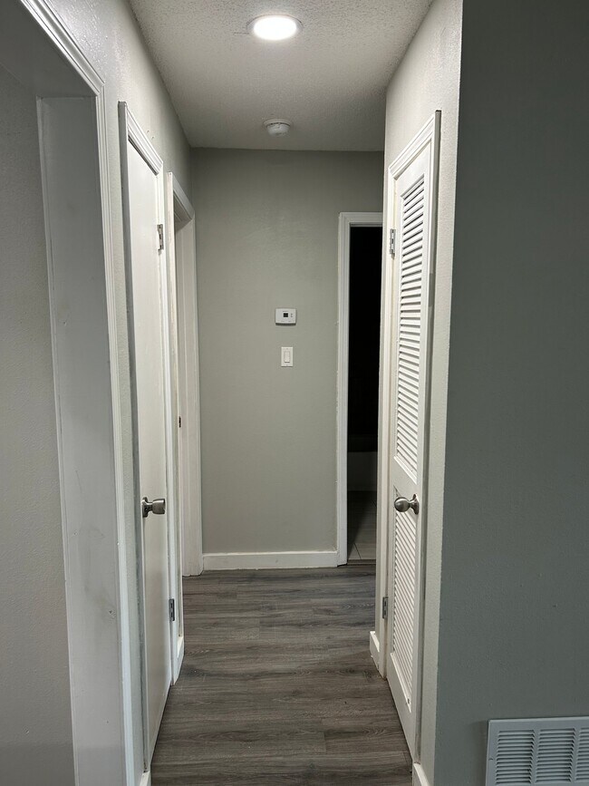 Foto del edificio - 2508 Oak Forest Dr