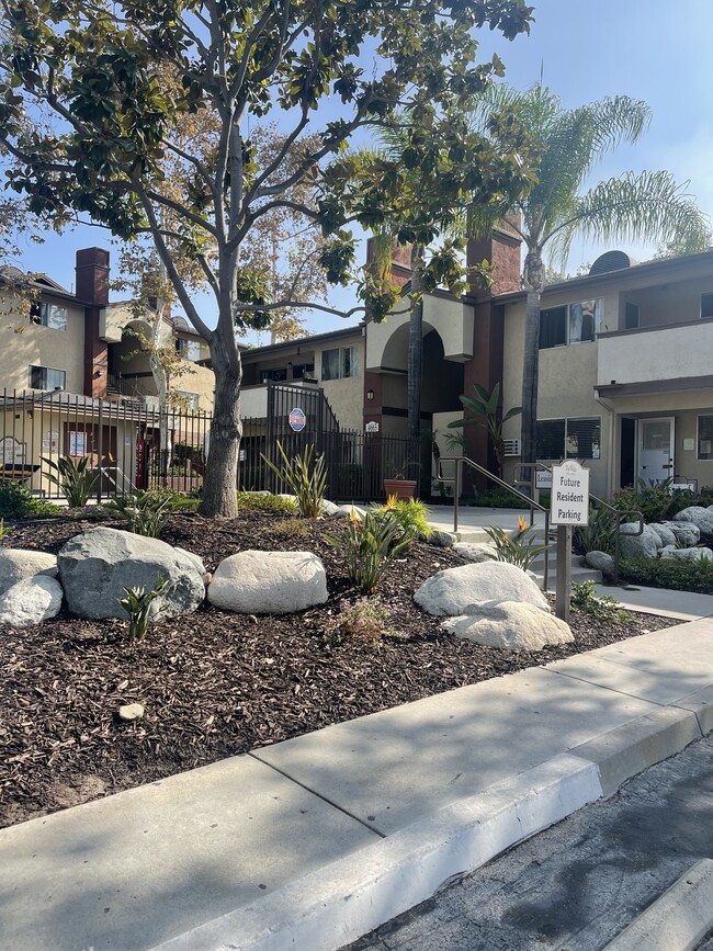 The Ridge Apartments Rentals in San Diego at 46414677 Home Ave San