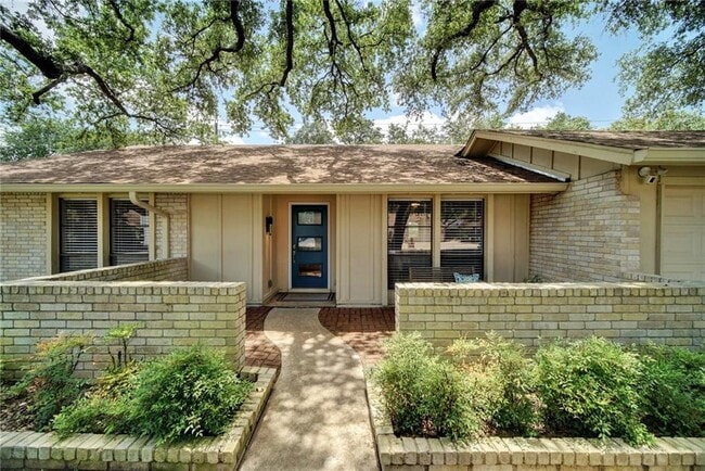 Building Photo - 4411 Bilboa Dr