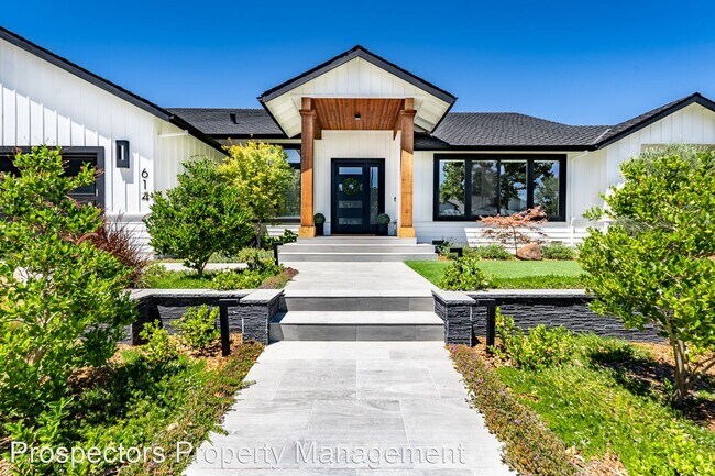 Building Photo - 3 br, 2.5 bath House - 614 Serpentine Ct