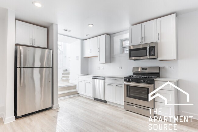 Foto del edificio - 3216 W Augusta Blvd