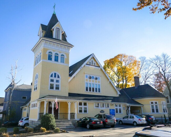Building Photo - 111 Woodland St