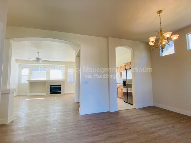 Building Photo - 2916 Roberts Ave