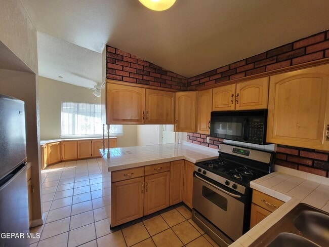 Building Photo - 10416 Lambda Dr