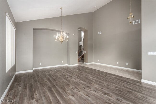 Building Photo - 1001 Eaglewood Dr