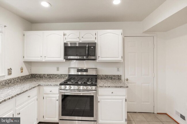 Building Photo - 44149 Bristow Cir