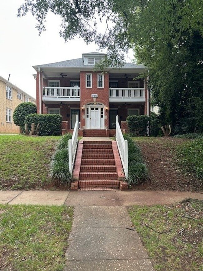 Building Photo - 516 Grandin Rd