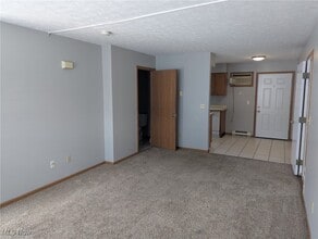 Building Photo - 1588 E Summit St