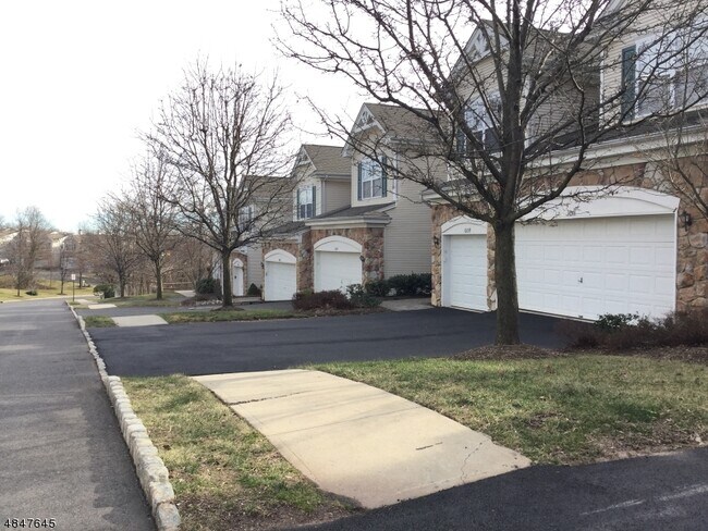 Foto del edificio - 1009 Shadowlawn Dr