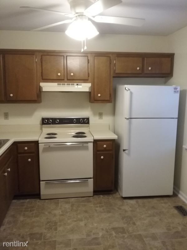 Building Photo - 2 br, 2 bath Townhome - 3105 Conviser Drive