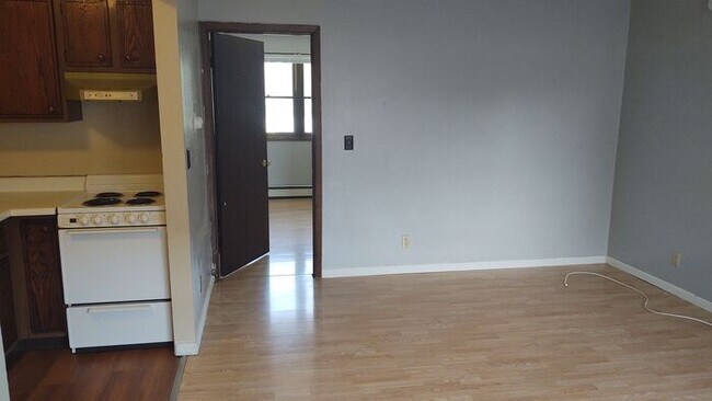 Foto del edificio - $740 | 1 Bedroom, 1 Bathroom Apartment | C...